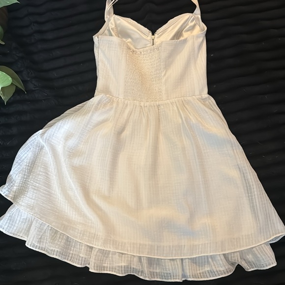 Summer dress by Guess. - Picture 3 of 3